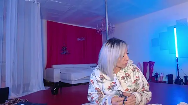 Snapshot of Sweet-Ginger chatting on January 2026 06:35:02 PM Sweet-Ginger online show from January 2026 06:35:02 PM