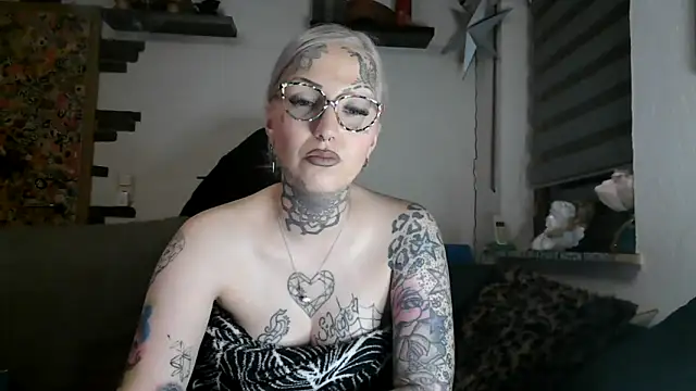 RoxxyInk online show from April 2026 10:26:02 PM