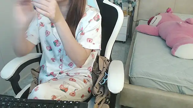 Snapshot of Hanako_love chatting on January 2025 02:27:02 AM Hanako love online show from January 2025 02:27:02 AM