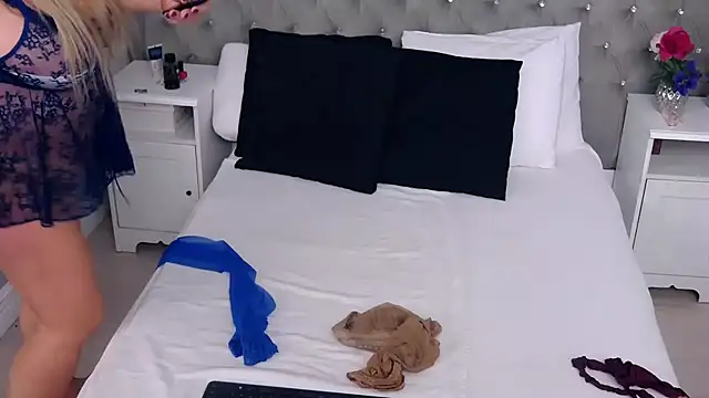 VoluptuousLeona online show from March 2025 03:41:02 AM