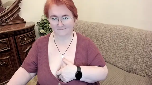 leiamillersonn online show from October 2025 07:01:02 PM