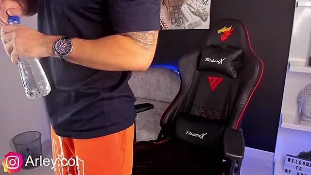 Dimitri Colleman online show from December 2024 07:18:01 PM