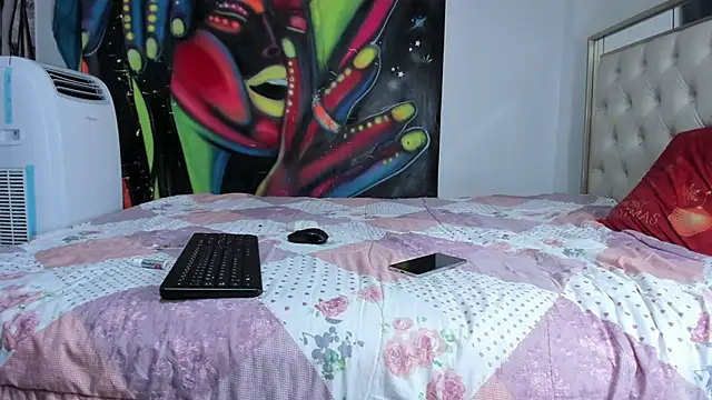 luna sexxy online show from November 2025 06:15:01 AM