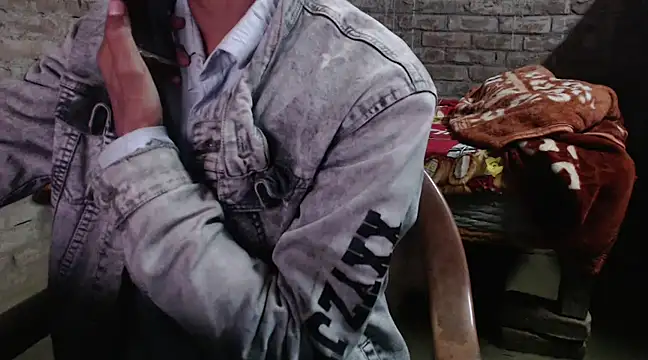 Snapshot of ThethunderPo chatting on December 2024 02:50:02 PM ThethunderPo online show from December 2024 02:50:02 PM