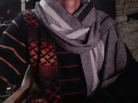 Snapshot of ThethunderPo chatting on January 2025 01:08:02 PM ThethunderPo online show from January 2025 01:08:02 PM