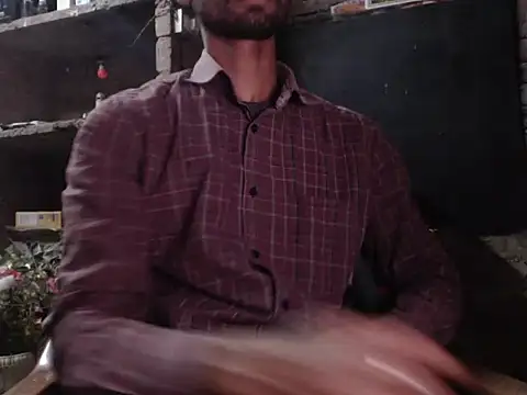 Snapshot of ThethunderPo chatting on February 2025 02:24:02 PM ThethunderPo online show from February 2025 02:24:02 PM