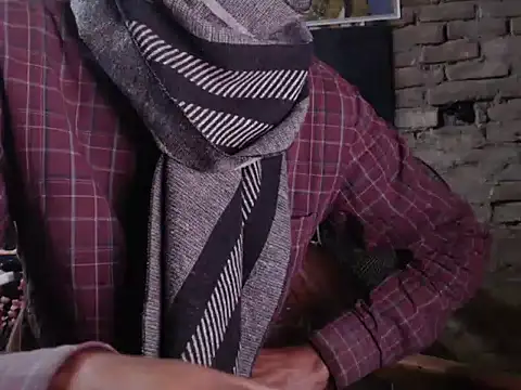 Snapshot of ThethunderPo chatting on February 2025 01:33:01 AM ThethunderPo online show from February 2025 01:33:01 AM