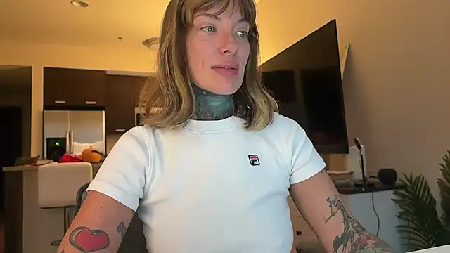 Snapshot of airgeadx chatting on November 2025 08:52:02 PM airgeadx online show from November 2025 08:52:02 PM