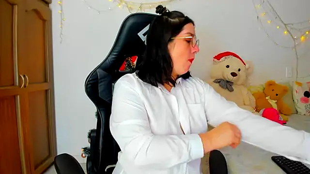 Susan Foxx online show from December 2024 07:22:01 PM