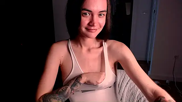 Snapshot of EvelynGG chatting on September 2025 05:08:02 AM EvelynGG online show from September 2025 05:08:02 AM