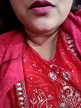 Snapshot of naughtymadam chatting on January 2025 04:18:01 AM naughtymadam online show from January 2025 04:18:01 AM