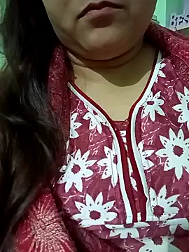 Snapshot of naughtymadam chatting on February 2025 04:05:01 AM naughtymadam online show from February 2025 04:05:01 AM