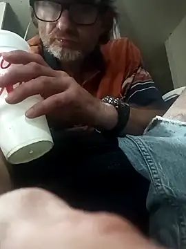 Snapshot of ROBERT0516 chatting on September 2025 04:45:01 AM ROBERT0516 online show from September 2025 04:45:01 AM