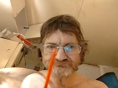 Snapshot of ROBERT0516 chatting on October 2025 04:13:01 AM ROBERT0516 online show from October 2025 04:13:01 AM