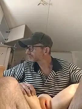 Snapshot of ROBERT0516 chatting on November 2025 01:18:02 PM ROBERT0516 online show from November 2025 01:18:02 PM