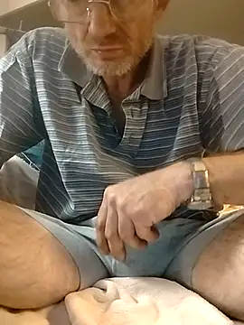 Snapshot of ROBERT0516 chatting on November 2025 04:40:01 AM ROBERT0516 online show from November 2025 04:40:01 AM