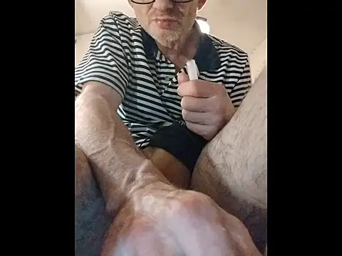 Snapshot of ROBERT0516 chatting on December 2025 12:38:02 AM ROBERT0516 online show from December 2025 12:38:02 AM