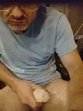 Snapshot of ROBERT0516 chatting on April 2026 11:07:02 AM ROBERT0516 online show from April 2026 11:07:02 AM