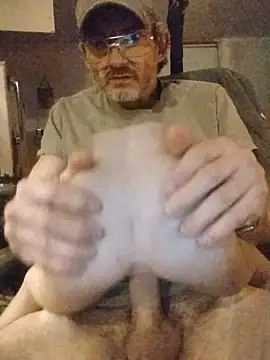 Snapshot of ROBERT0516 chatting on April 2026 10:21:02 PM ROBERT0516 online show from April 2026 10:21:02 PM