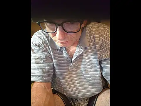 Snapshot of ROBERT0516 chatting on July 2026 05:35:01 AM ROBERT0516 online show from July 2026 05:35:01 AM