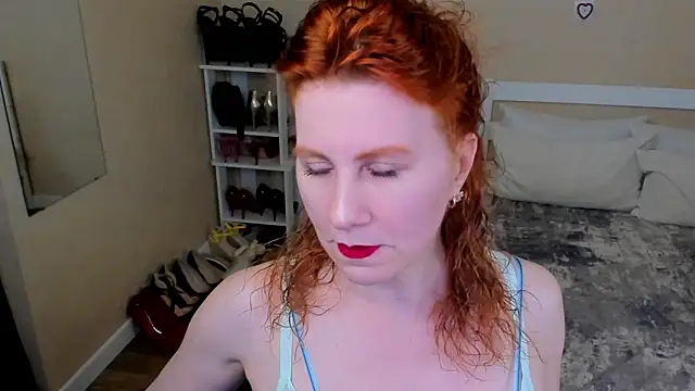 FoxySophia online show from June 2026 05:45:01 PM