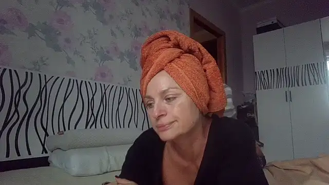 LindaStarS online show from October 2025 02:25:02 PM