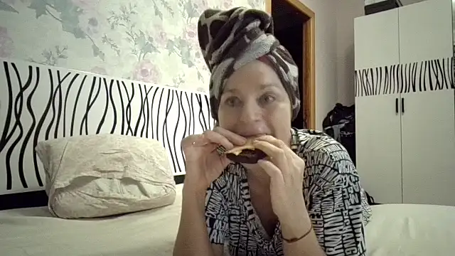 LindaStarS online show from January 2026 05:37:01 PM