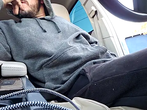 UncutHammer69 online show from November 2025 12:21:01 AM