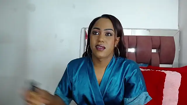 Snapshot of LoraineBigCockTs chatting on September 2025 12:17:02 PM LoraineBigCockTs online show from September 2025 12:17:02 PM
