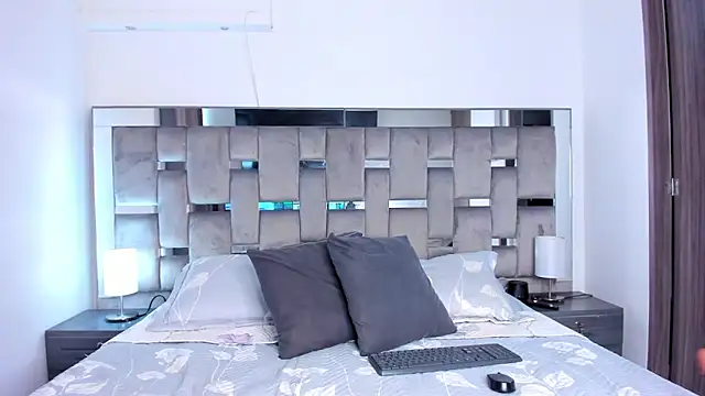 Cammiila online show from February 2025 04:45:02 PM