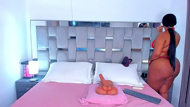 Snapshot of Cammiila chatting on February 2026 02:00:02 PM Cammiila online show from February 2026 02:00:02 PM