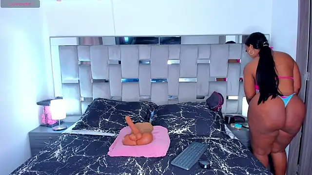 Snapshot of Cammiila chatting on February 2026 03:45:02 PM Cammiila online show from February 2026 03:45:02 PM