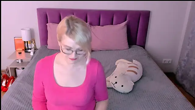 sabrinamacmarren online show from November 2025 06:41:02 PM