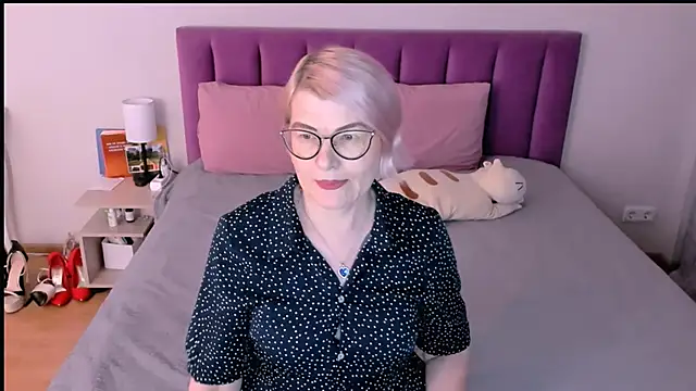 sabrinamacmarren online show from November 2025 01:04:01 PM