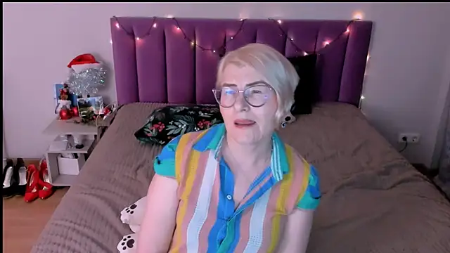 sabrinamacmarren online show from January 2026 05:27:02 PM