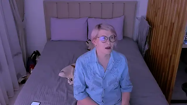 sabrinamacmarren online show from March 2026 06:36:01 PM