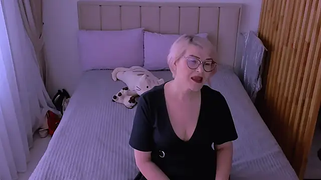 sabrinamacmarren online show from March 2026 09:45:02 AM