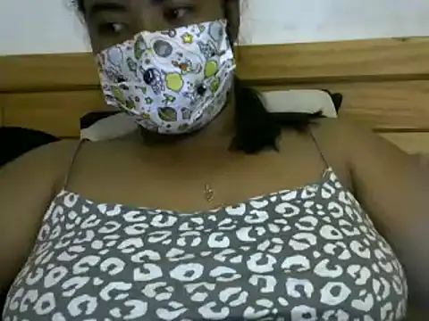 Snapshot of Artinah22 chatting on January 2025 05:32:01 PM Artinah22 online show from January 2025 05:32:01 PM