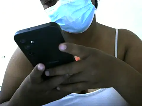 Snapshot of Artinah22 chatting on September 2025 04:34:02 PM Artinah22 online show from September 2025 04:34:02 PM