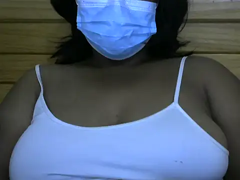 Snapshot of Artinah22 chatting on October 2025 06:34:01 PM Artinah22 online show from October 2025 06:34:01 PM