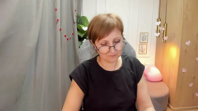 Paris Cherry online show from February 2025 04:37:01 PM