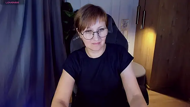 Paris Cherry online show from February 2025 04:40:02 PM