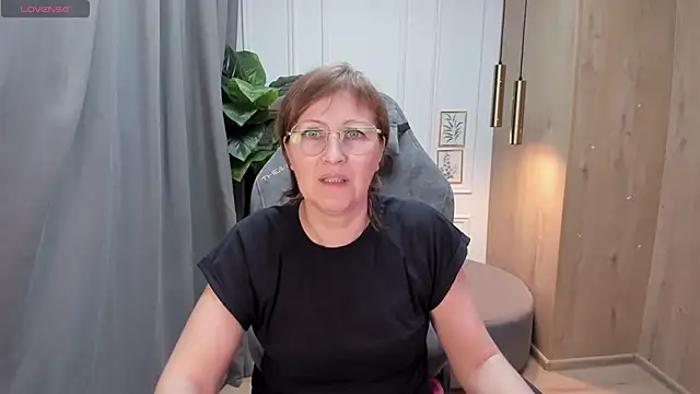 Paris Cherry online show from February 2025 04:46:02 PM