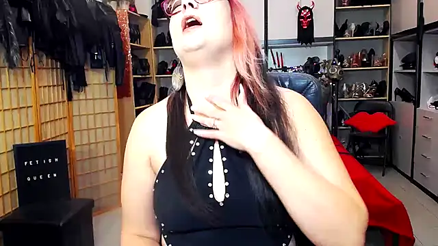 LindaDaemonX online show from November 2025 07:29:02 AM