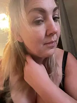 Snapshot of Anna_Alexa chatting on January 2025 02:02:02 PM Anna Alexa online show from January 2025 02:02:02 PM