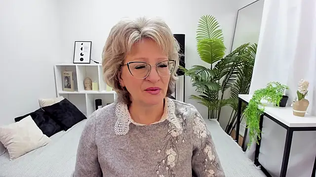 EvelynJoyful online show from March 2025 05:30:01 AM