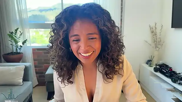 Snapshot of illaroom chatting on January 2025 08:13:02 PM illaroom online show from January 2025 08:13:02 PM