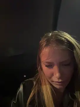 AnastasiaAniess online show from November 2025 06:04:02 PM