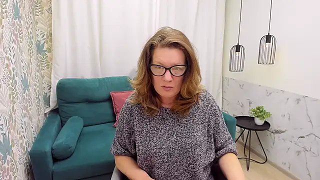 Snapshot of LeaPure chatting on February 2026 05:05:02 AM LeaPure online show from February 2026 05:05:02 AM