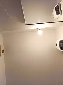 Snapshot of Miki20677 chatting on December 2025 04:48:01 PM Miki20677 online show from December 2025 04:48:01 PM